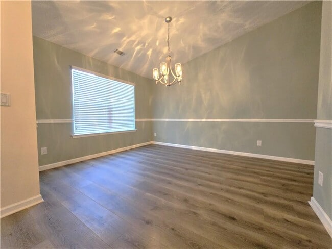 Building Photo - 4060 Crescent Walk Ln NE