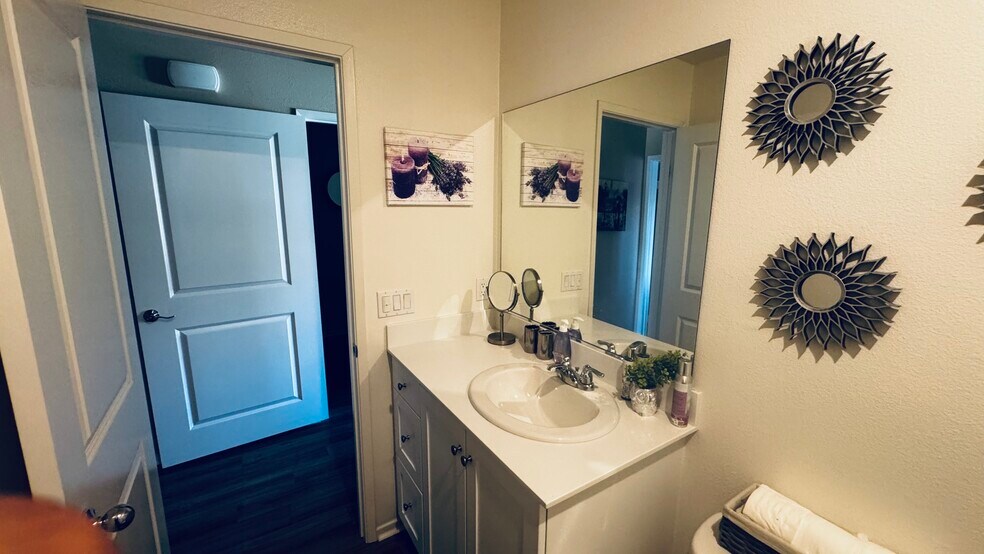 Building Photo - 1377 Provence Ct