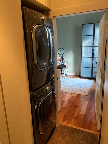 In-Unit Washer Dryer - 27 Wareham St