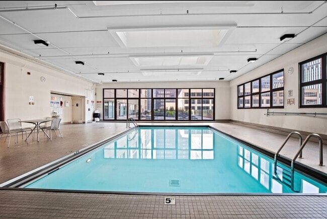 Building Photo - 200 N Dearborn St