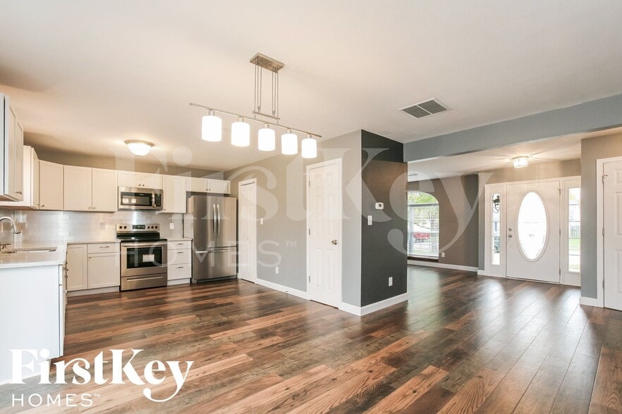 Building Photo - 275 Lazy Hollow Dr