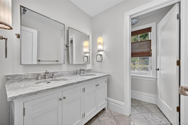 Building Photo - 165 Piermont Ave