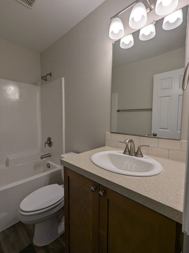 Building Photo - Nearly new 2 bedroom 1 bath detached ADU with a double-car garage and a private fenced backyard