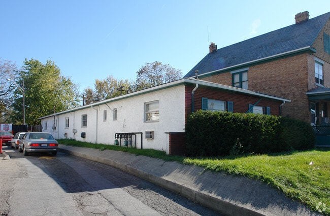 Building Photo - 1464-1472 Parsons Ave