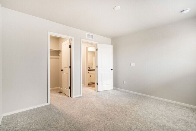 Building Photo - Stunning Home Built in 2022