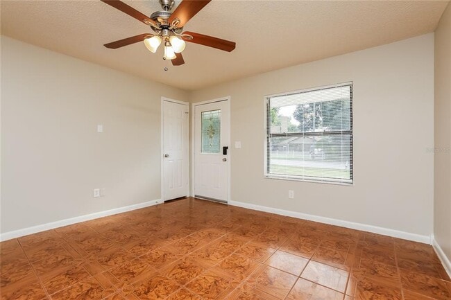 Building Photo - 116 N Buena Vista Ave