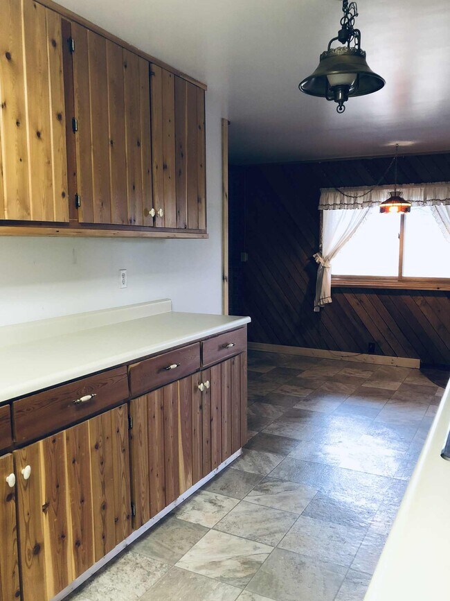 Building Photo - 2115 Ridge Ranch Rd