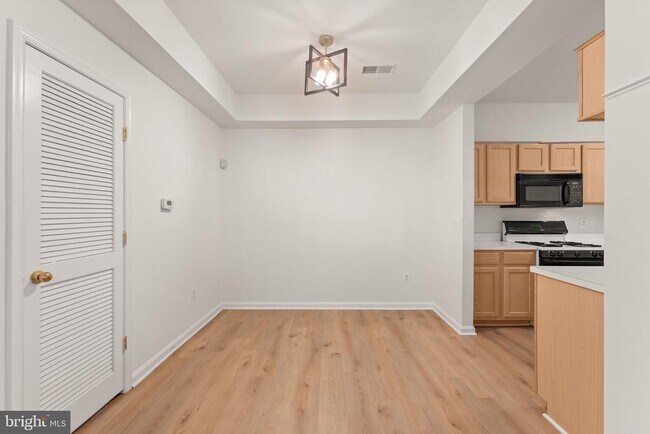 Building Photo - 20453 Chesapeake Square