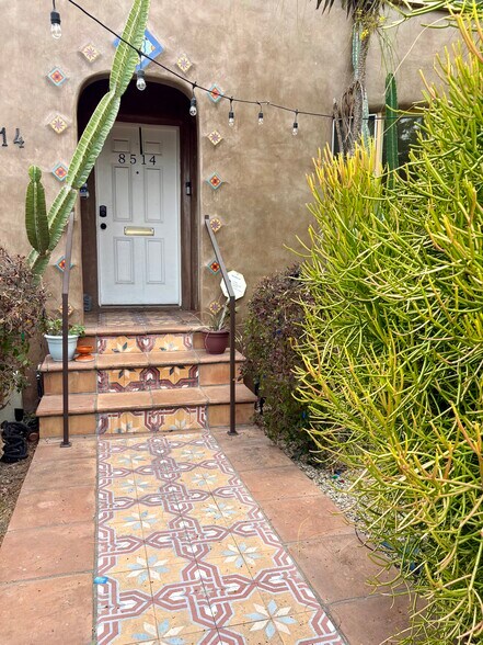 Front steps - 8512 Saturn St