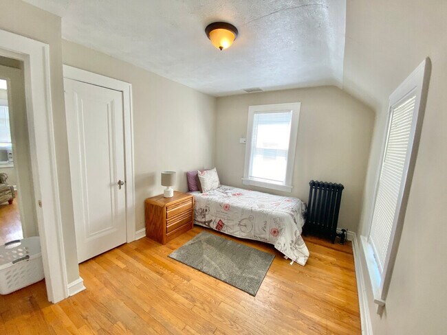 Building Photo - 988 Nela View Rd