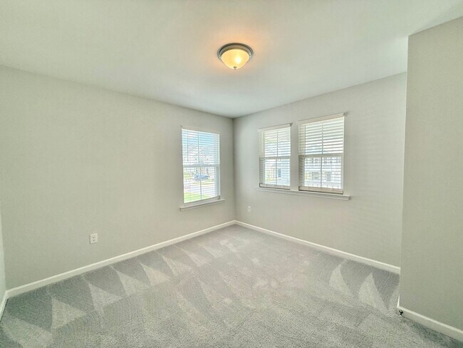 Building Photo - Stunning New 5BD, 5BA Garner Home with Lux...