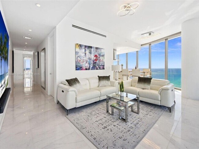Building Photo - 15701 Collins Ave