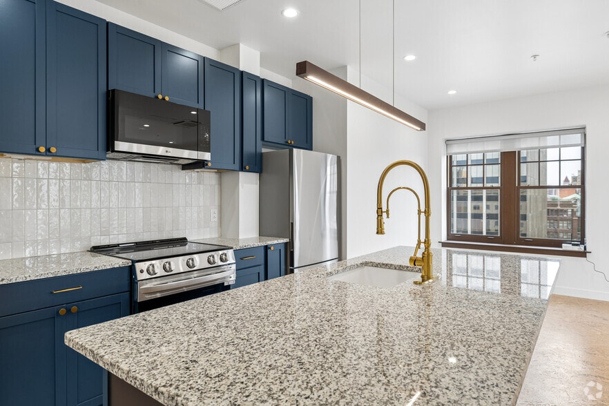 2BR, 2BA - 1,183SF - Kitchen - The Harrison Building
