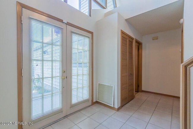 Building Photo - 3619 Bridgewood Dr
