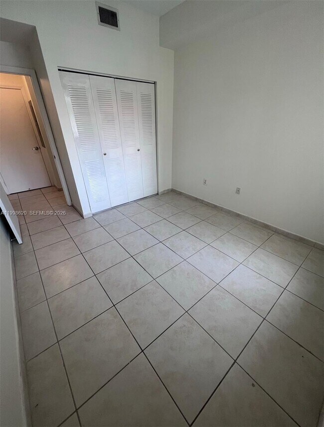 Building Photo - 7220 NW 114th Ave