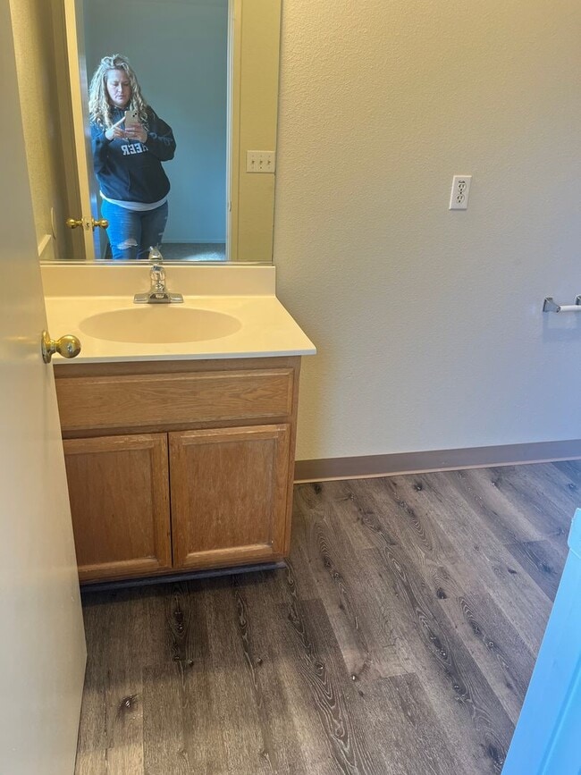 Building Photo - 3 bedroom 2 bath Home in Merced