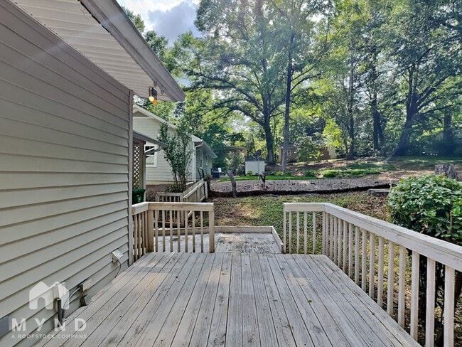 Building Photo - 668 Scott Cir