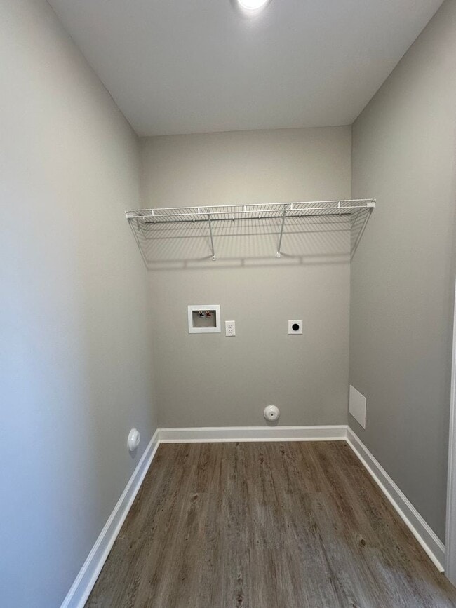 Building Photo - New Townhouse In Altavista!