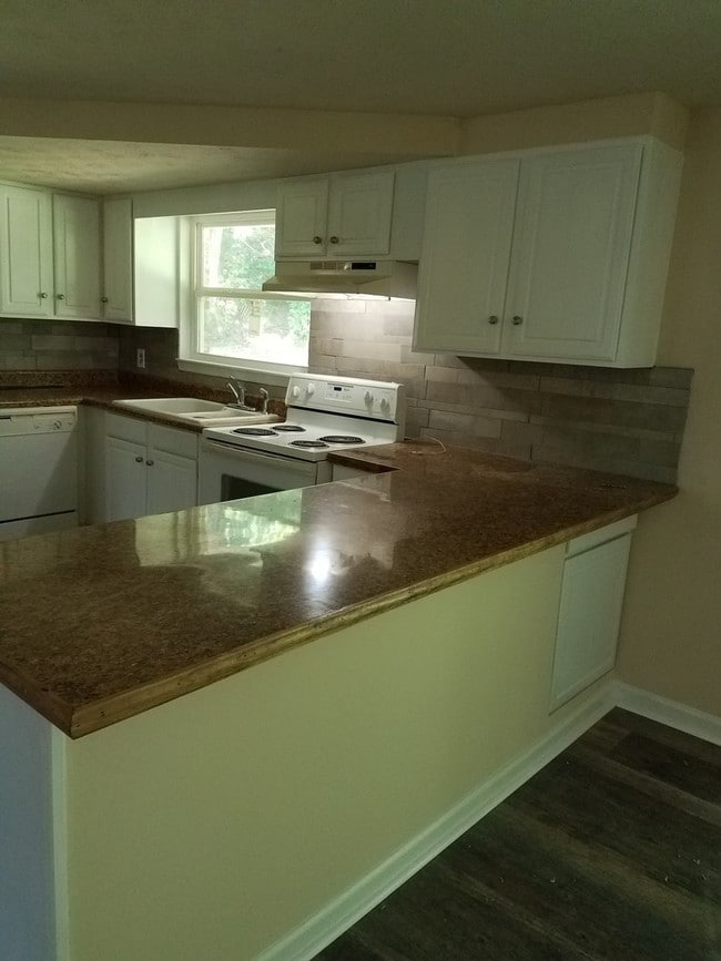 Building Photo - Newly Renovated Home in West Georgia