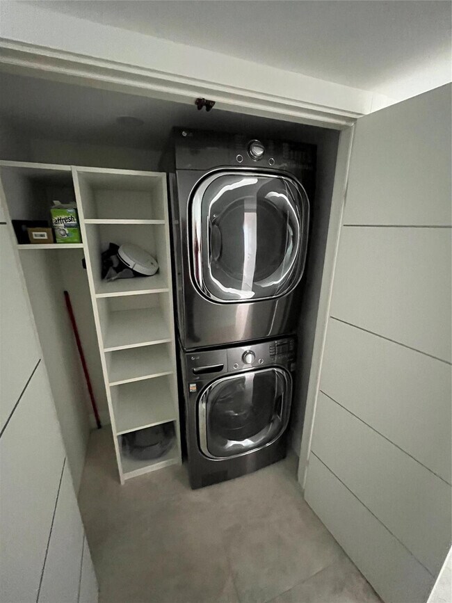 Building Photo - 3500 Galt Ocean Dr