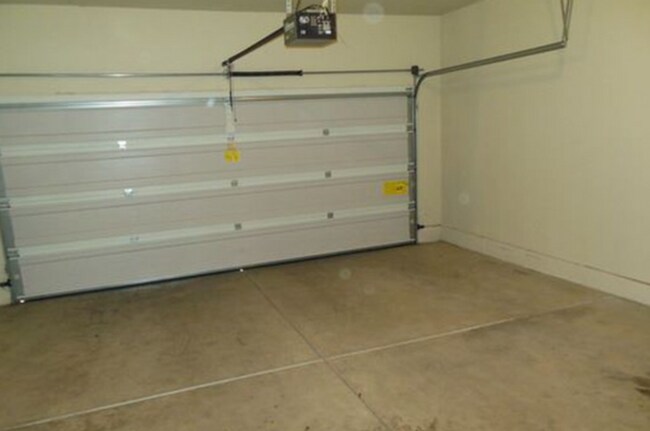 Building Photo - 3205 NW Foxtail Pl