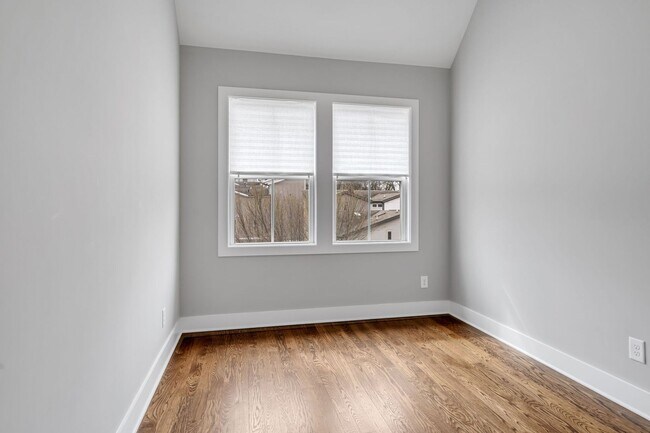 Building Photo - 4 BR, two-story rental with finished basement in WEHO!