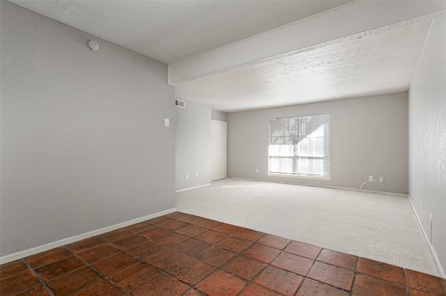 Building Photo - 10248 Regal Oaks Dr