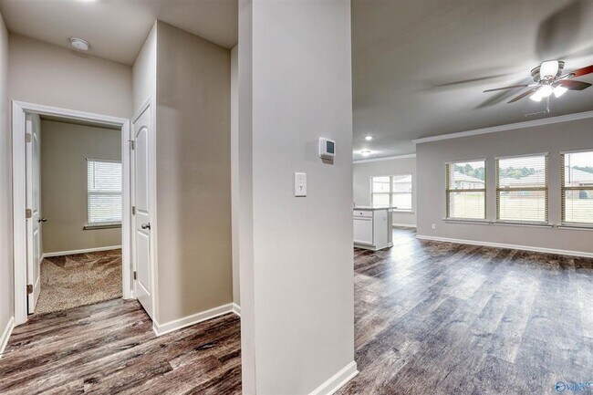 Building Photo - 124 Oak Fletcher Dr