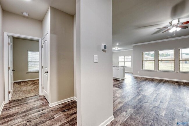 Building Photo - Coming Soon - Experience the Charm of the Oak Forest Neighborhood