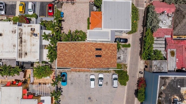 Building Photo - 311 N Surf Rd