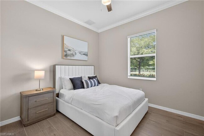Building Photo - 5856 Sunningdale St