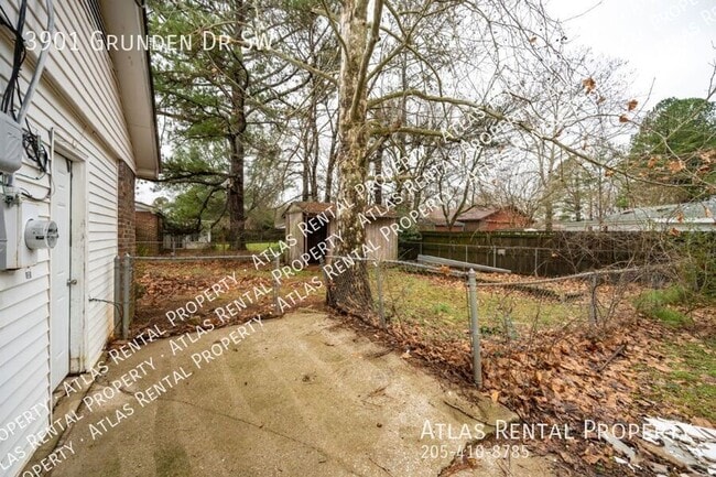 Building Photo - 3901 Grunden Dr SW