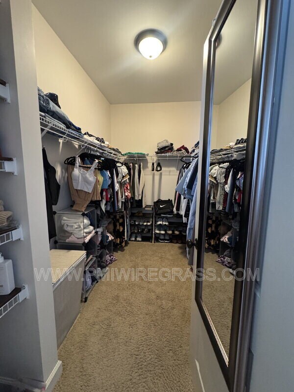 Building Photo - 303 Ponderosa Dr