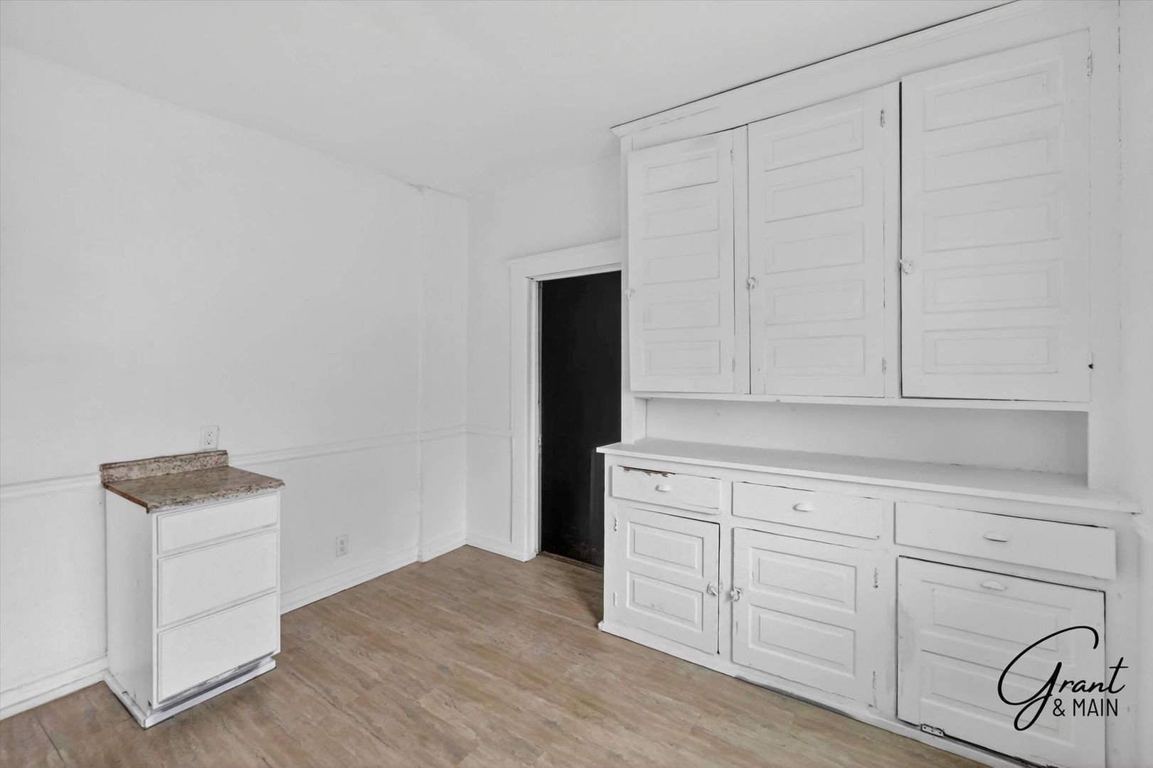 Building Photo - 127/129 W. Buena Vista - AIS-HASE LLC