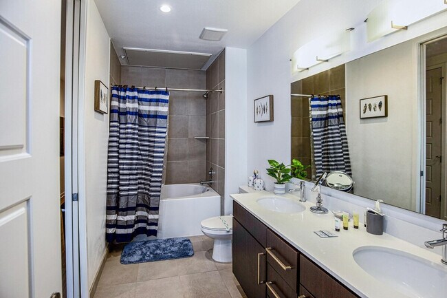 Building Photo - 6803 Staffordshire Crescent