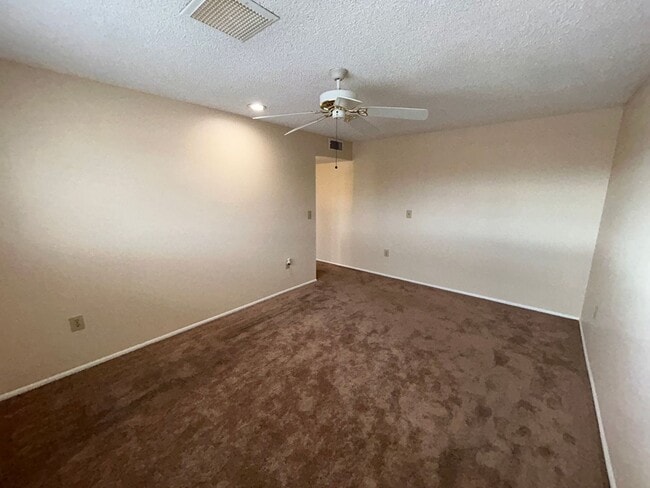 Building Photo - 10551 W Prairie Hills Cir