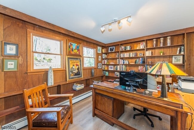 Building Photo - 237 Morris Ave