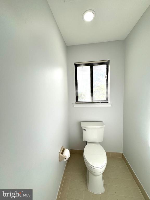 Building Photo - 104 Sayre Dr