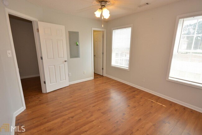 Building Photo - 5465 Oakley Commons Blvd