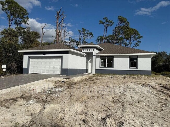 Building Photo - 384 Prineville St
