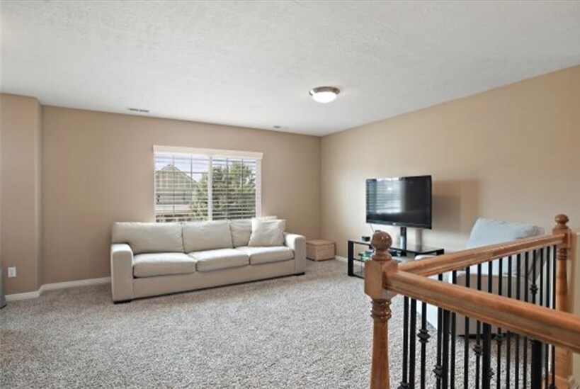 Building Photo - 631 E 1590 S