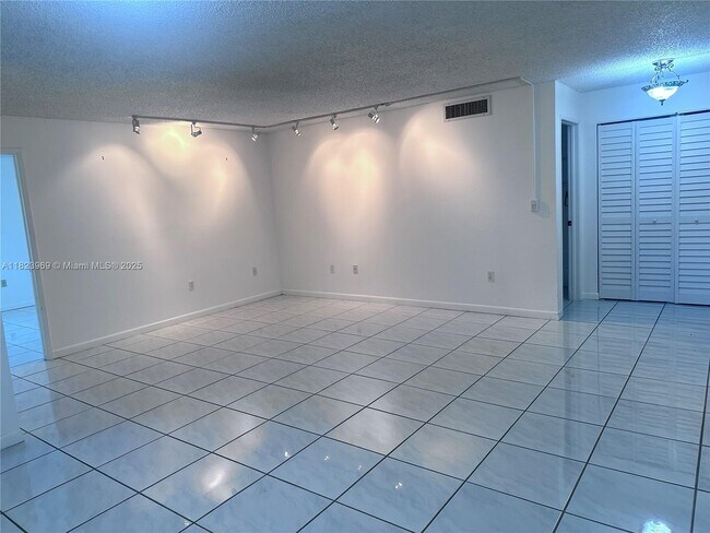 Building Photo - 8810 SW 123rd Ct