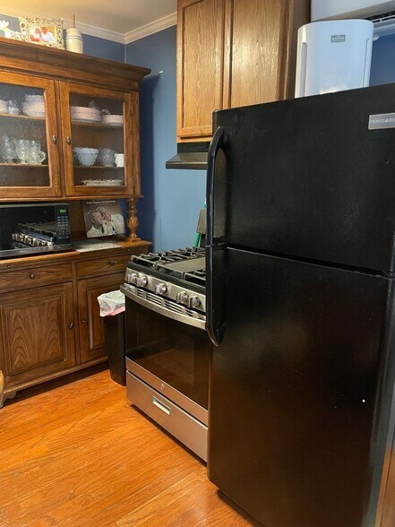 Building Photo - 174 Schools Dr