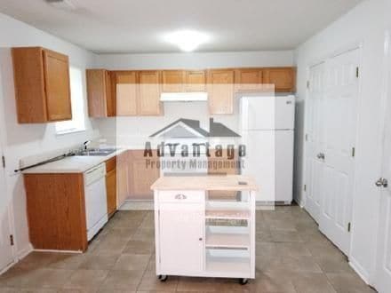 Building Photo - 636 Rayella Dr