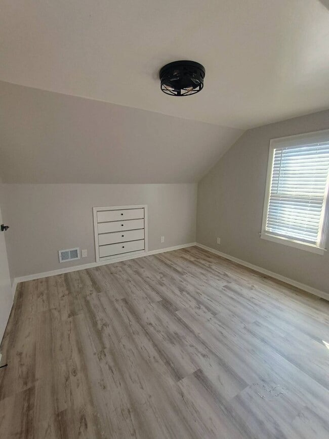 Building Photo - Single Family Home Available