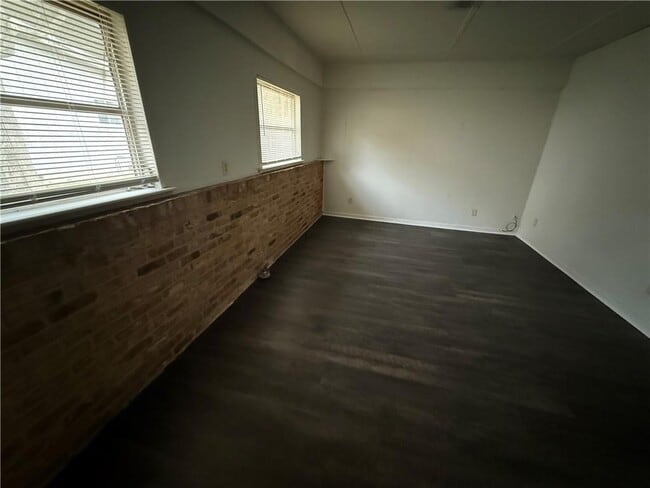 Building Photo - 2465 Rothfield Pl