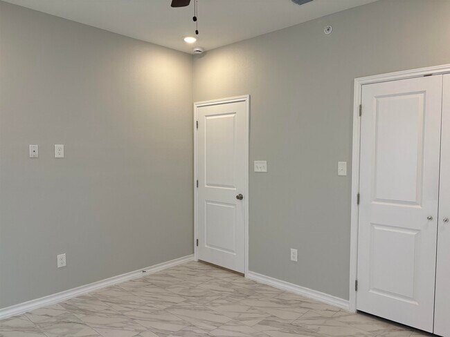 Building Photo - 3616 McDonell Ave