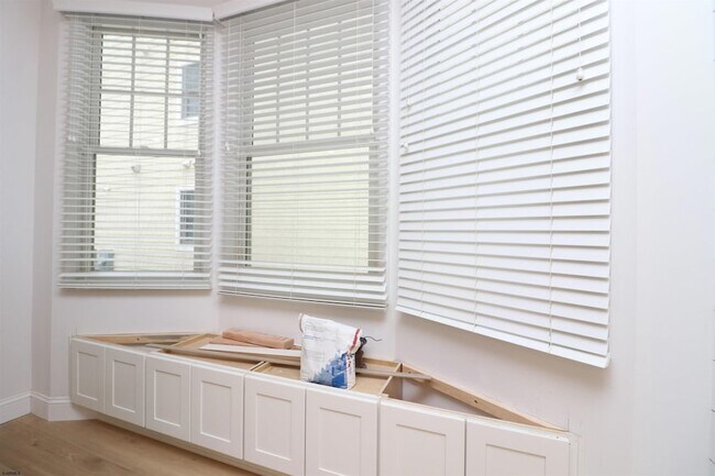 Building Photo - 213 N Jefferson Ave