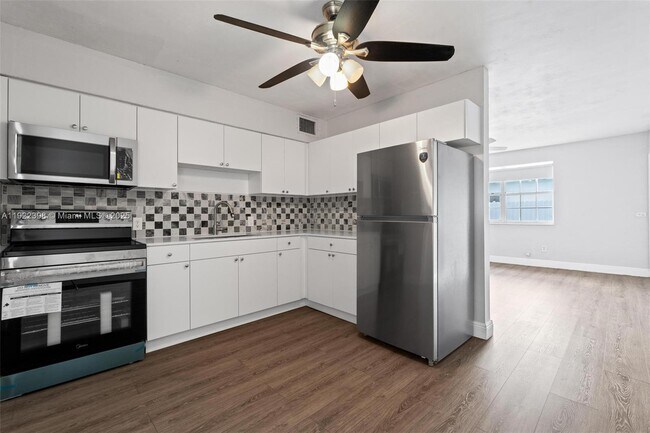 Building Photo - 11441 SW 2nd St