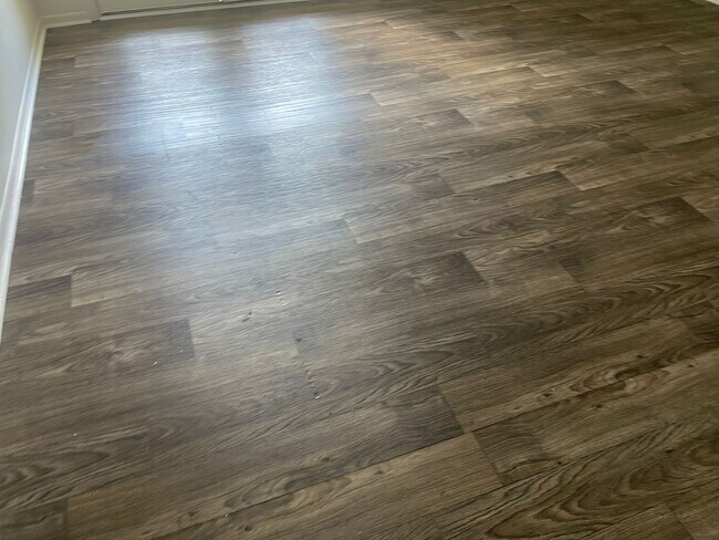 Building Photo - Modern 2-Bed, 1-Bath Oasis with Central Air and Gourmet Kitchen